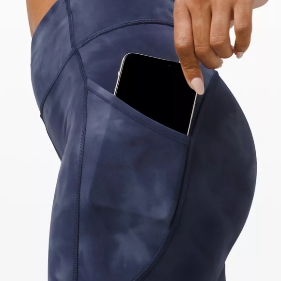 Lululemon Invigorate High-Rise Leggings Size 2 Blue Tie-Dye Everlux Pockets - Picture 4 of 9